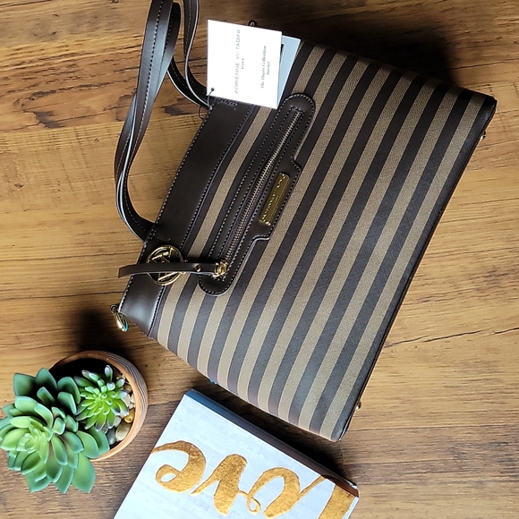 Adrienne Vittadini Handbags - 💕 NEW Adrienne Vittadini Hayes Collection Satchel